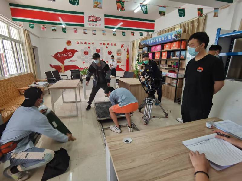 涪城区广告片拍摄公司：极简主义践行者，少即是多的视觉哲学
